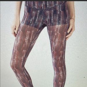 Fabletics Mesh PowerForm Leggins